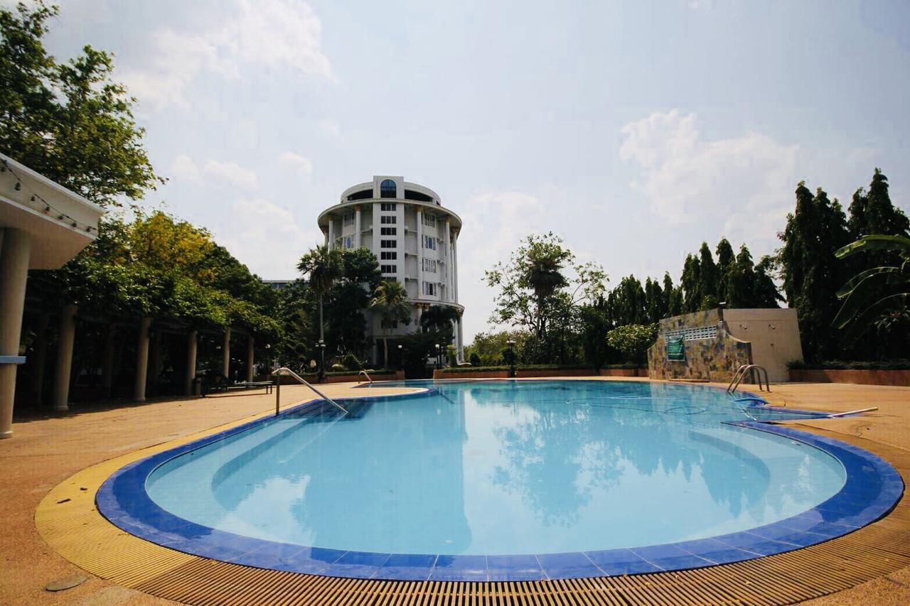 Hermitage Hotel Korat-Sha Nakhon Ratchasima Ngoại thất bức ảnh