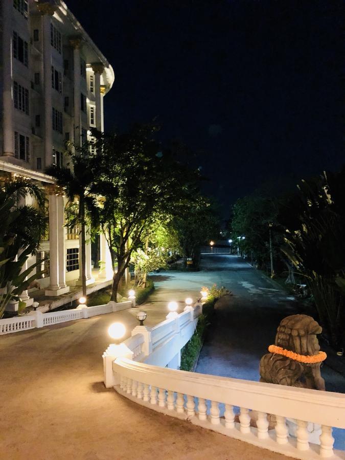 Hermitage Hotel Korat-Sha Nakhon Ratchasima Ngoại thất bức ảnh